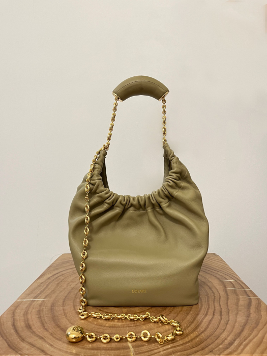 LOEWE Женская сумка Squeeze small из кожи наппа