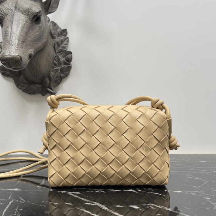 BOTTEGA VENETA Сумка Loop Camera Bag Mini