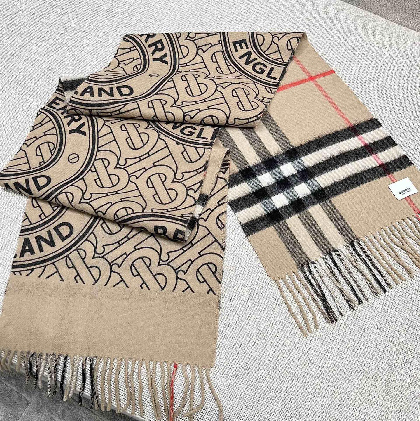 BURBERRY Женский шарф из кашемира BURBERRY Женский шарф из кашемира