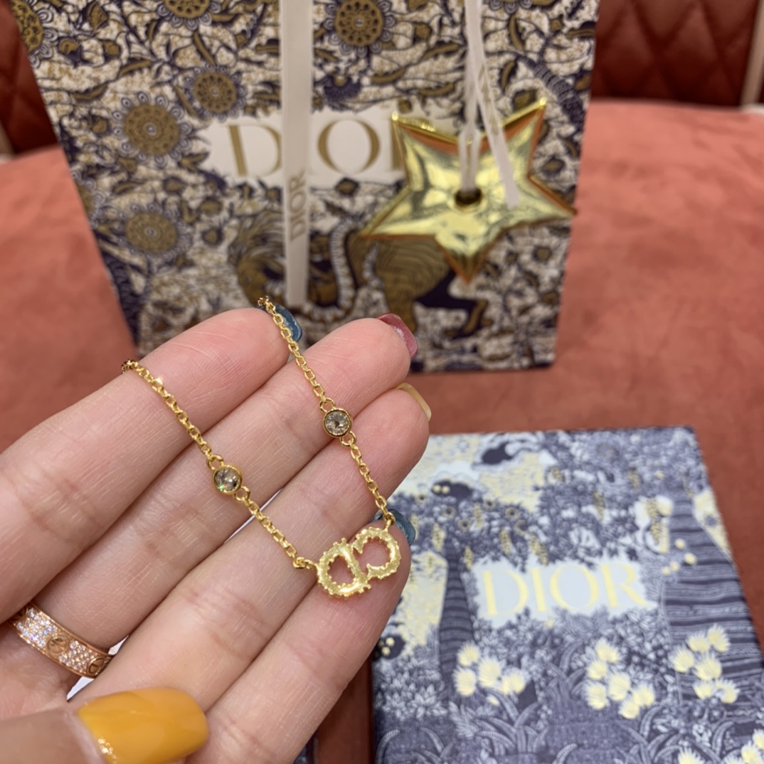 CHRISTIAN DIOR Женский браслет Clair В Lune CHRISTIAN DIOR Женский браслет Clair В Lune