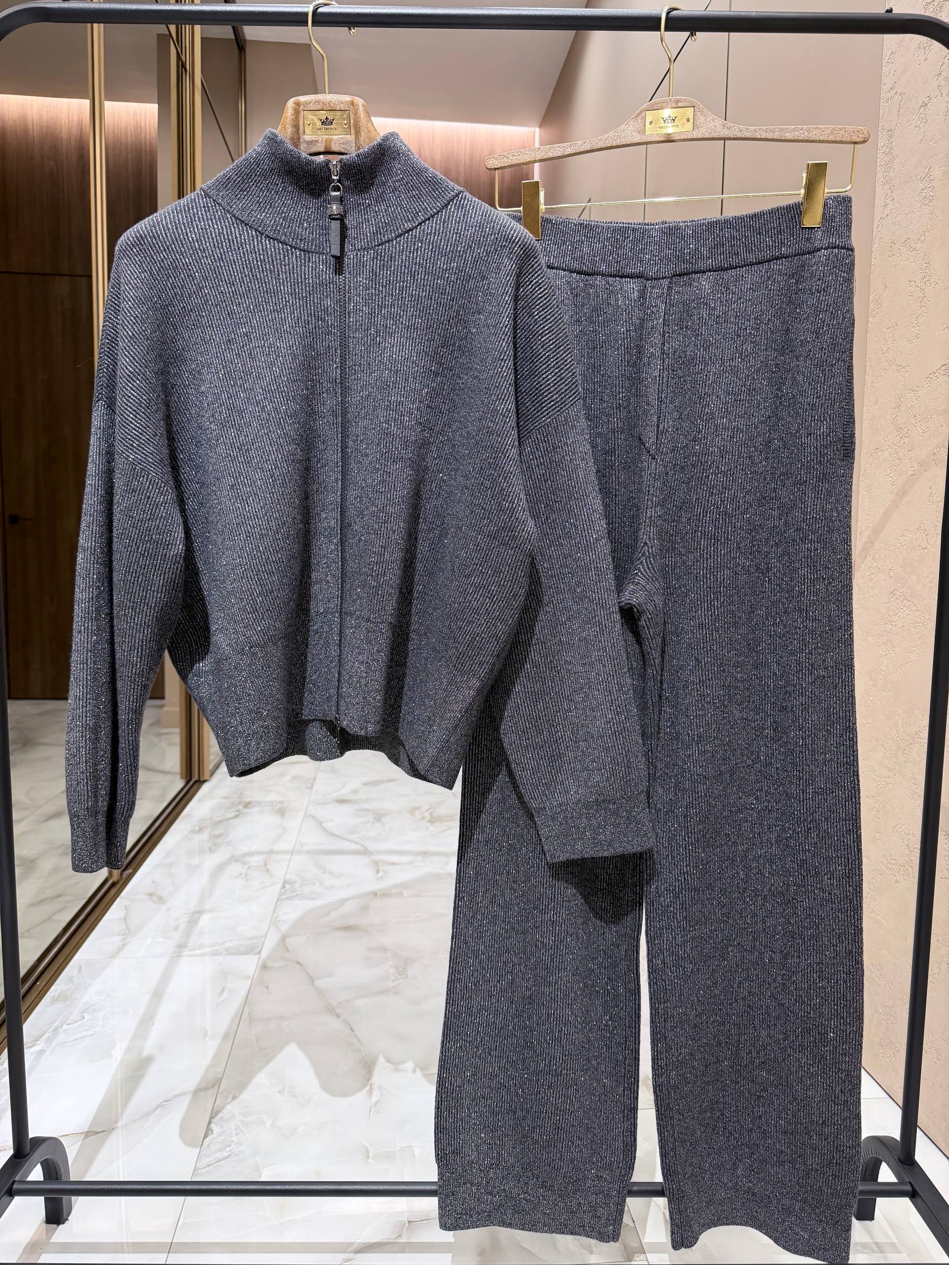 BRUNELLO CUCINELLI Женский костюм с люрексовой нитью