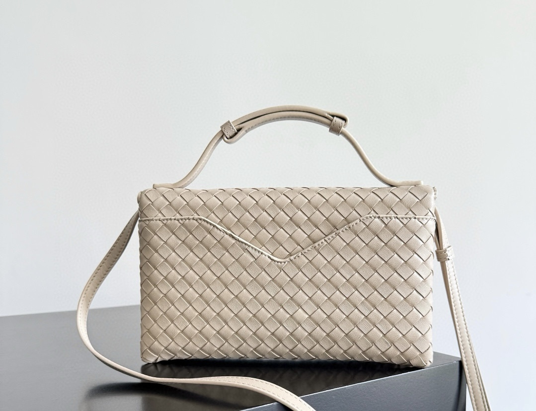 BOTTEGA VENETA Сумка Knot Lock BOTTEGA VENETA Сумка Knot Lock