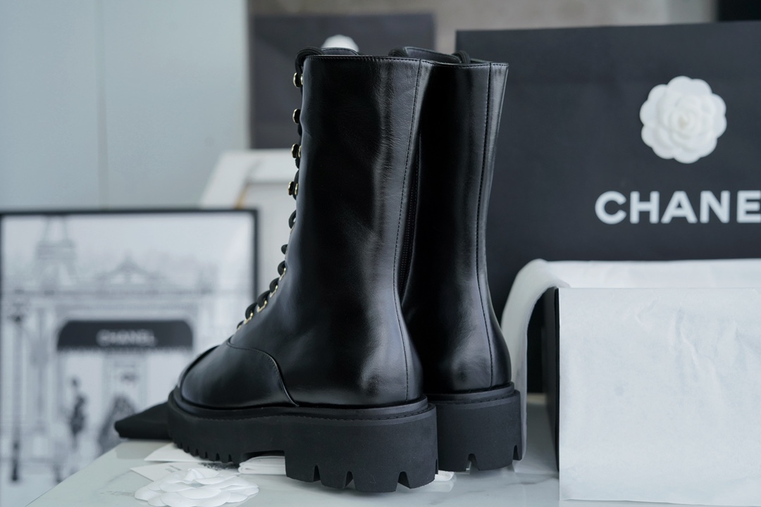 CHANEL Женские лакированные ботинки на шнуровке 23b CHANEL Женские лакированные ботинки на шнуровке 23b
