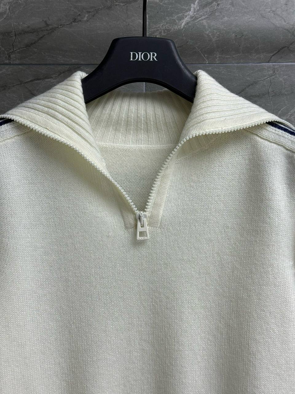 CHRISTIAN DIOR Женский пуловер из кашемира CHRISTIAN DIOR Женский пуловер из кашемира