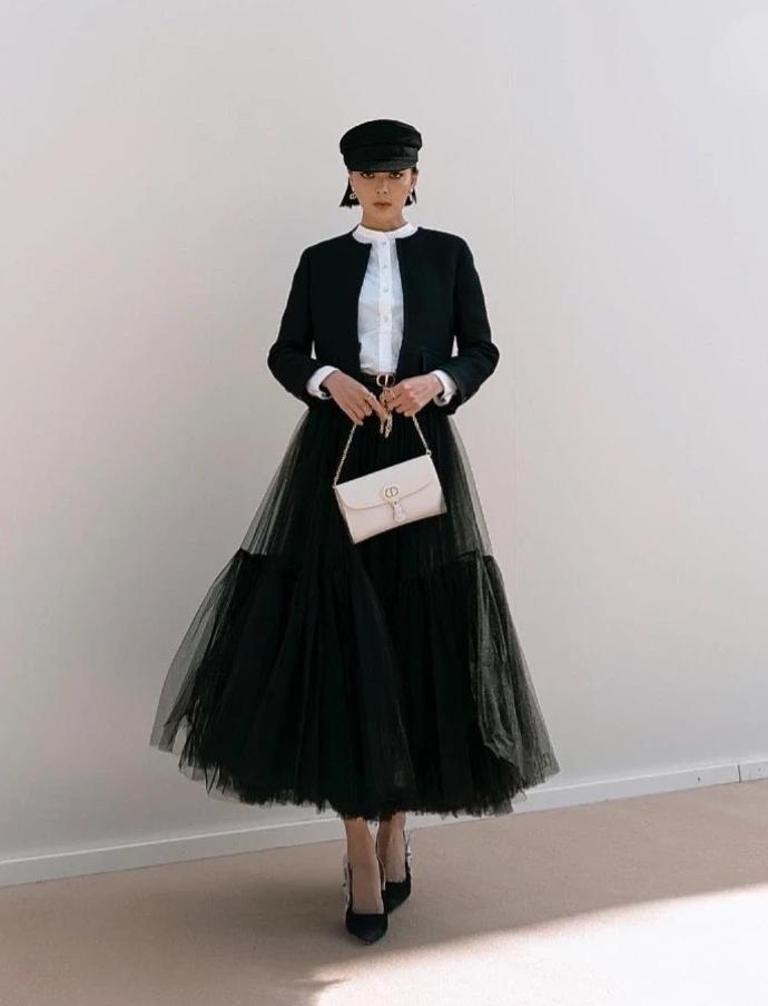 CHRISTIAN DIOR Женская юбка CHRISTIAN DIOR Женская юбка