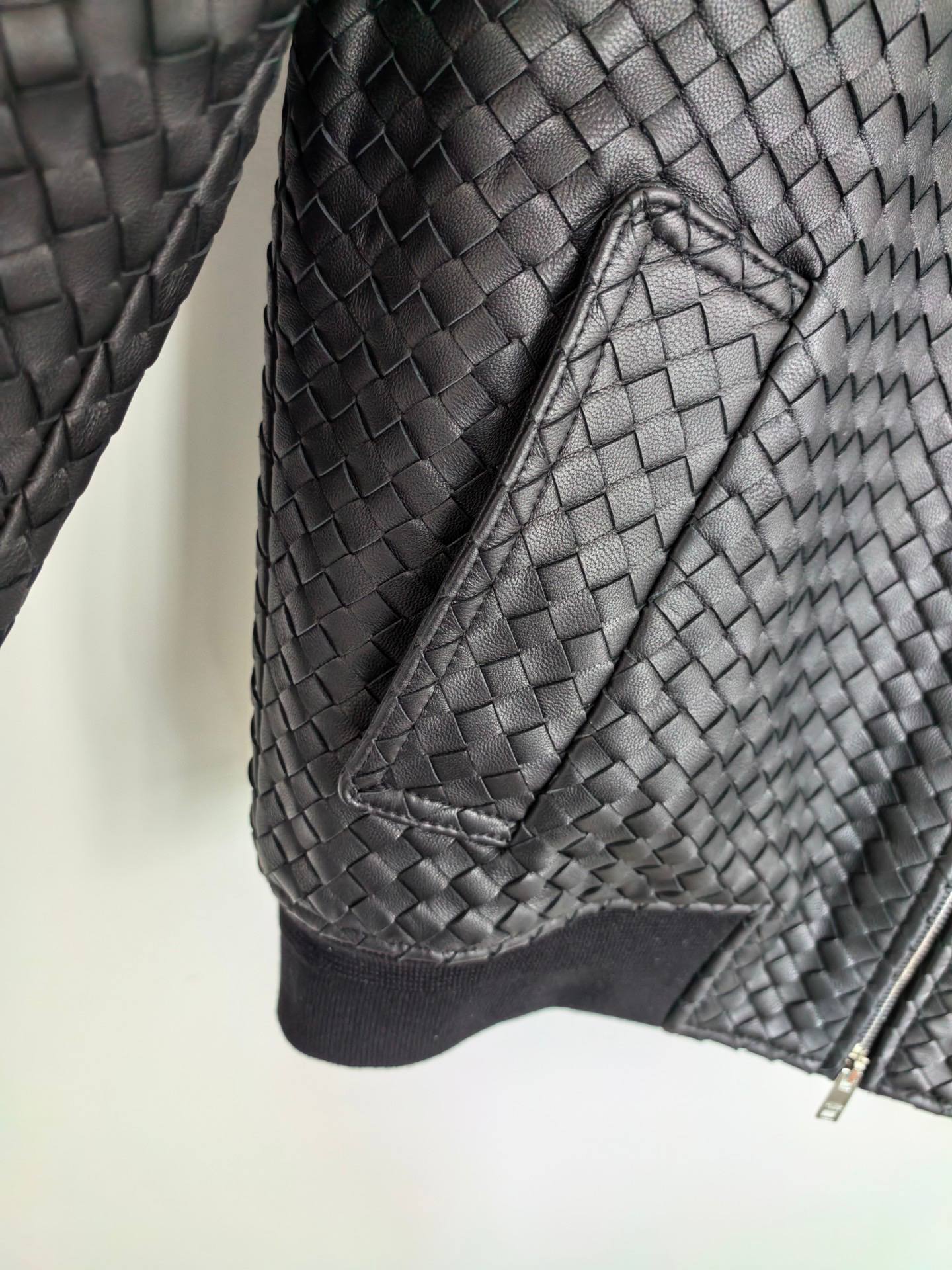 BOTTEGA VENETA Мужская кожаная куртка BOTTEGA VENETA Мужская кожаная куртка