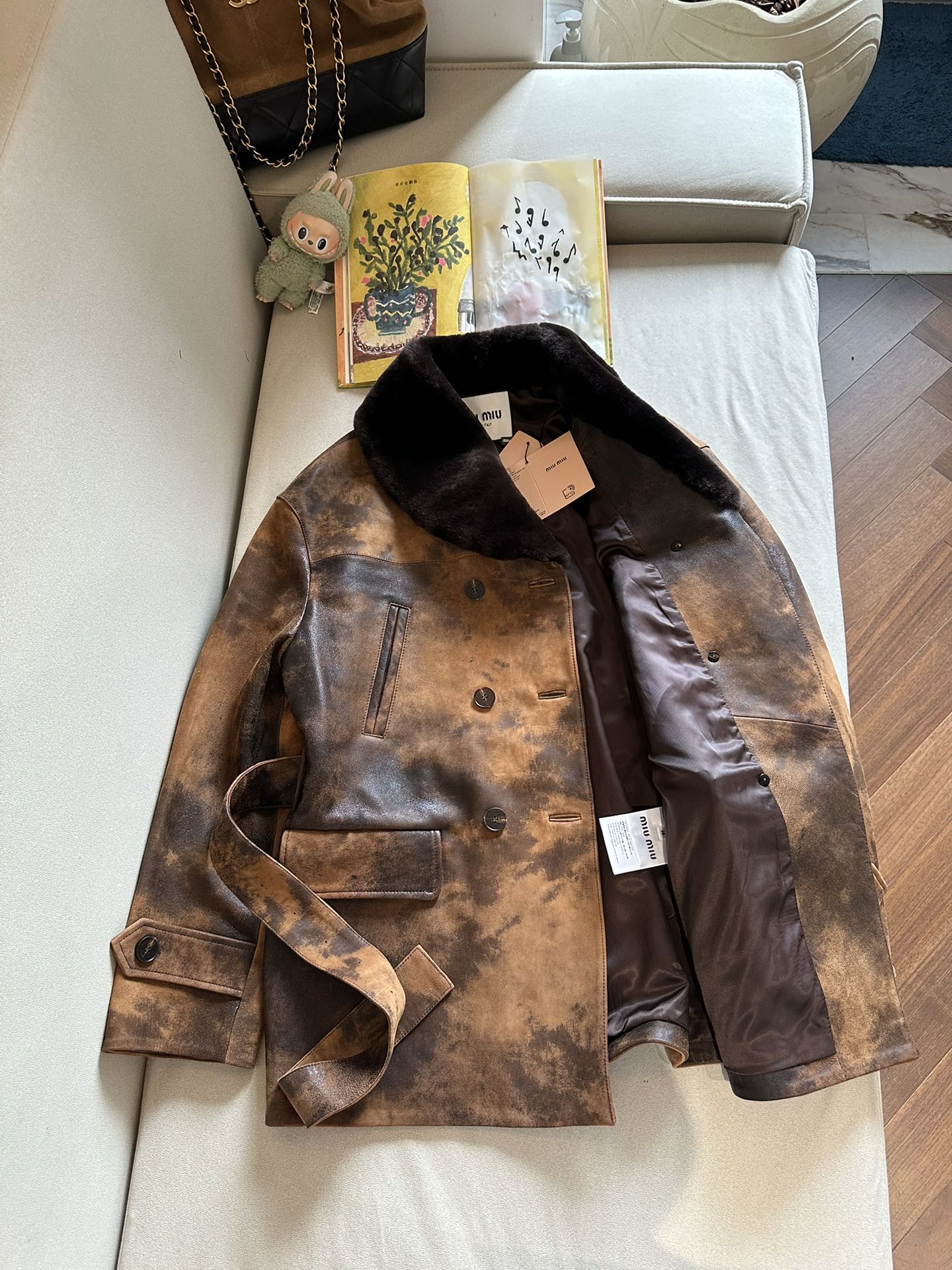 MIU MIU Женская кожаная куртка MIU MIU Женская кожаная куртка