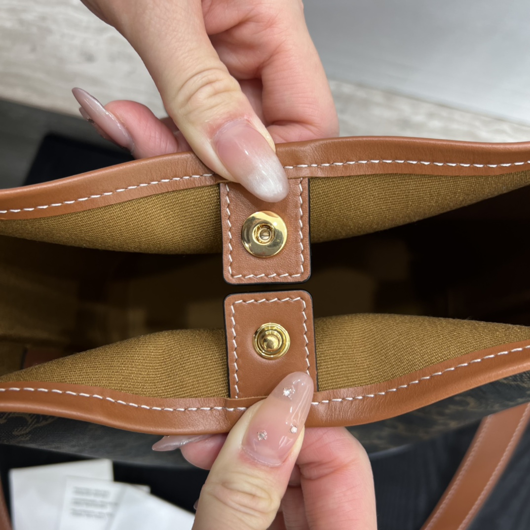 CELINE Женская сумка Medium Bucket CELINE Женская сумка Medium Bucket