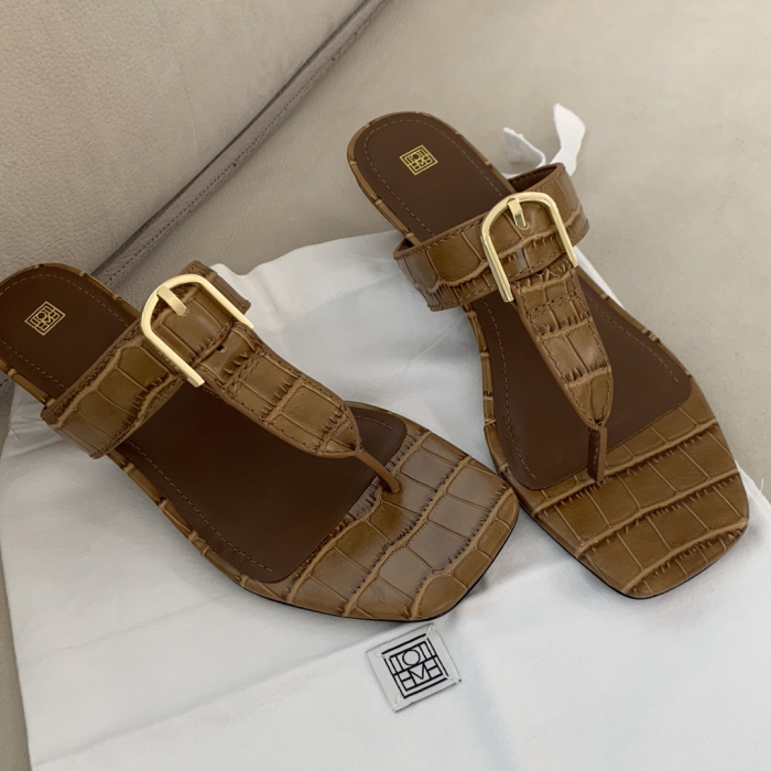 TOTEME Женские шлёпанцы из крокодиловой кожи