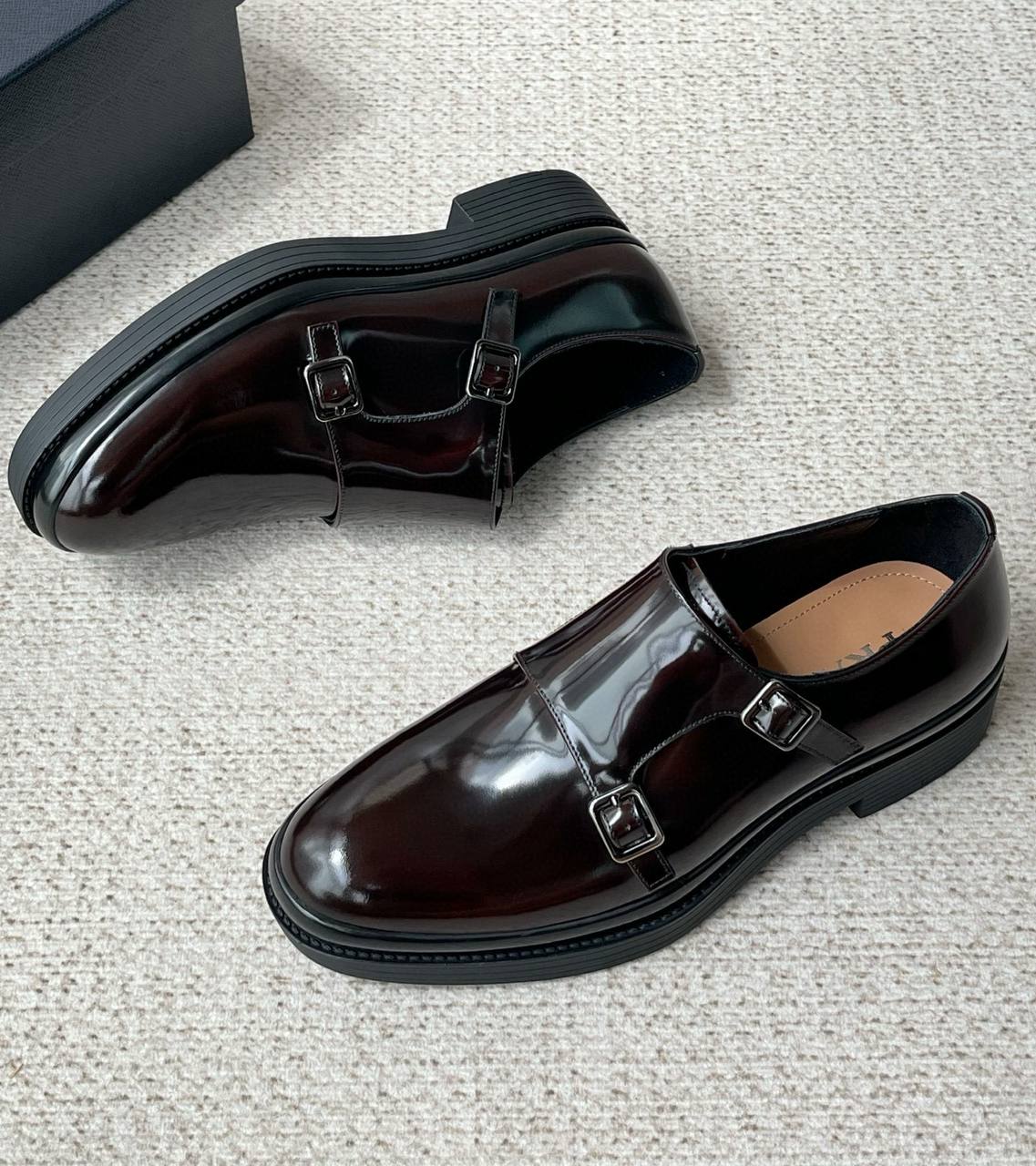 PRADA Мужские туфли из телячьей кожи  PRADA Мужские туфли из телячьей кожи
