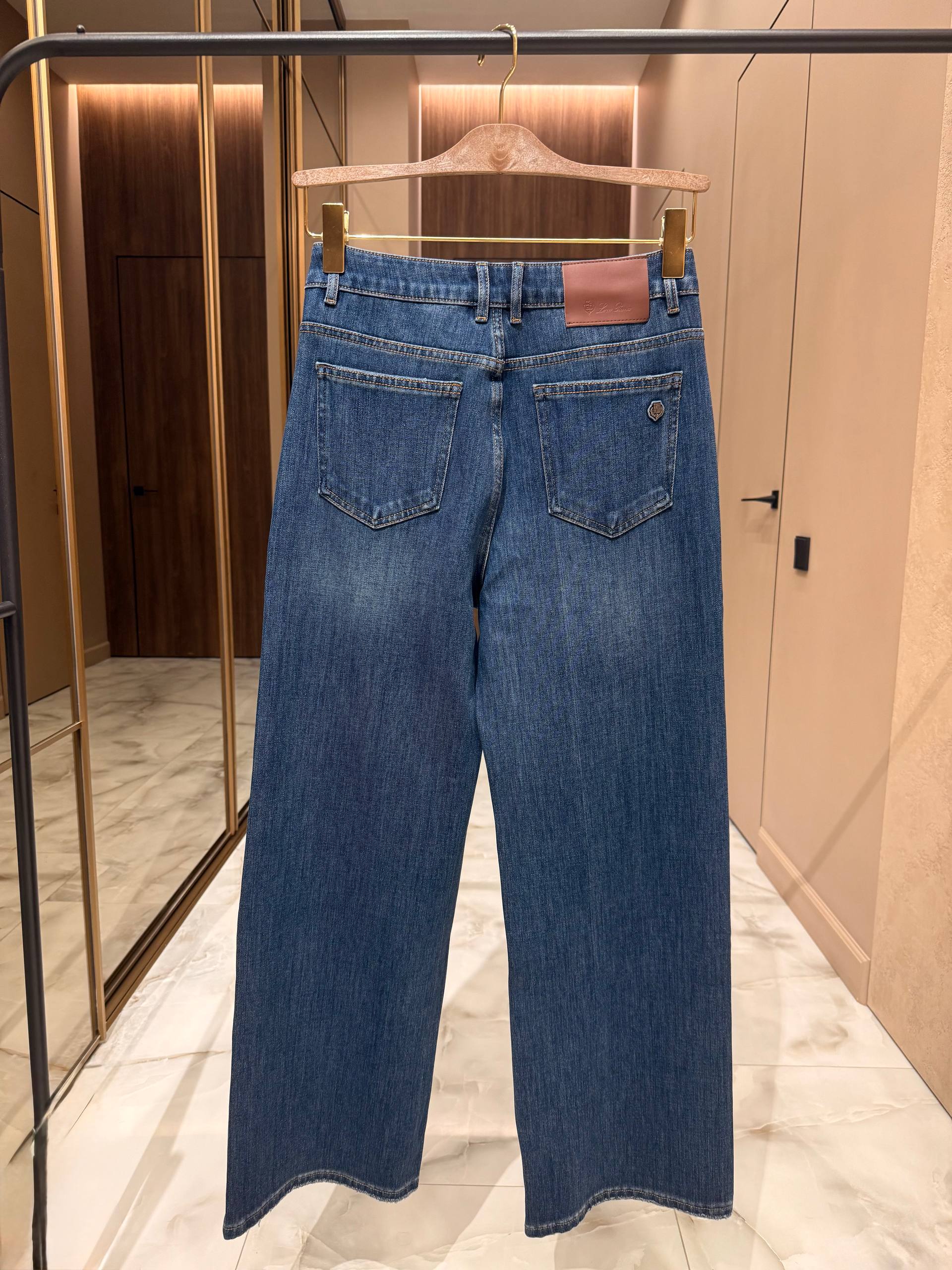 LORO PIANA Женские джинсы  LORO PIANA Женские джинсы
