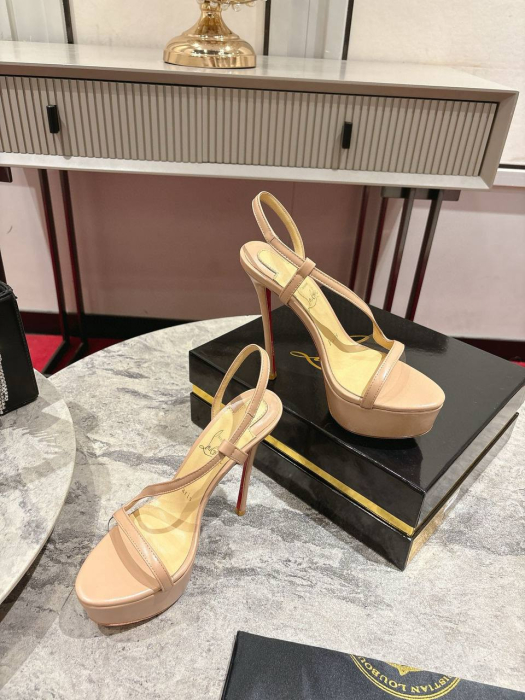 CHRISTIAN LOUBOUTIN Женские босоножки