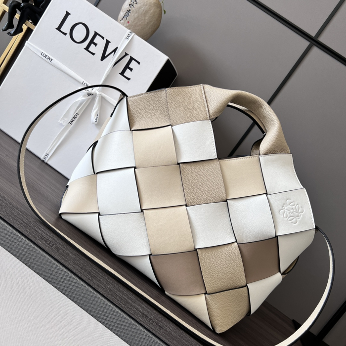 LOEWE Женская сумка Basket