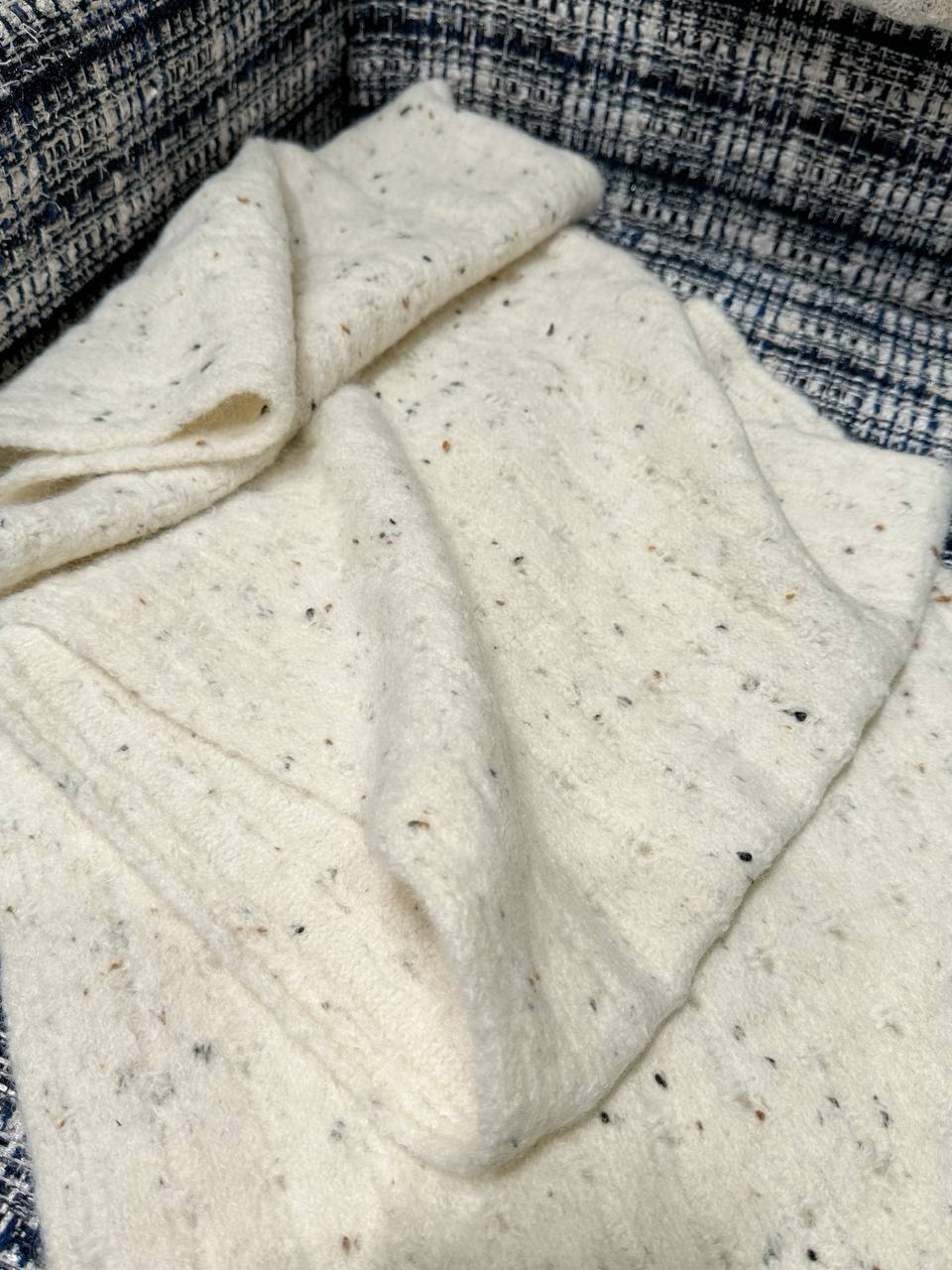 CHANEL Женский шарф из кашемира  CHANEL Женский шарф из кашемира