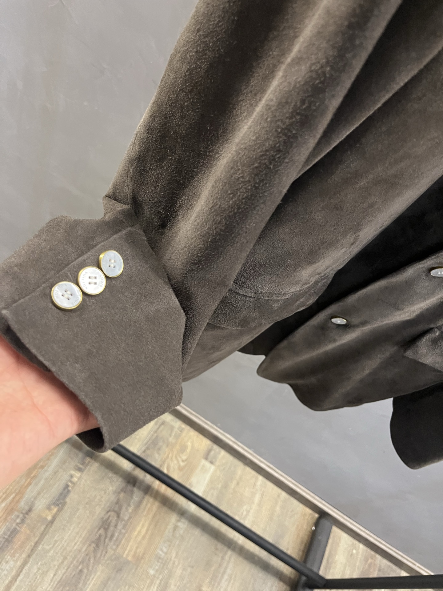 LOUIS VUITTON Мужской пиджак из замши LOUIS VUITTON Мужской пиджак из замши