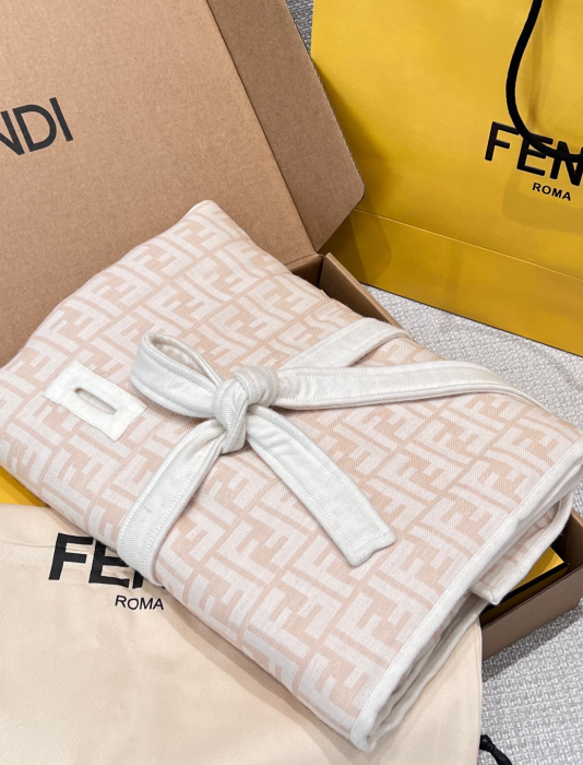 FENDI Женское пончо с поясом
