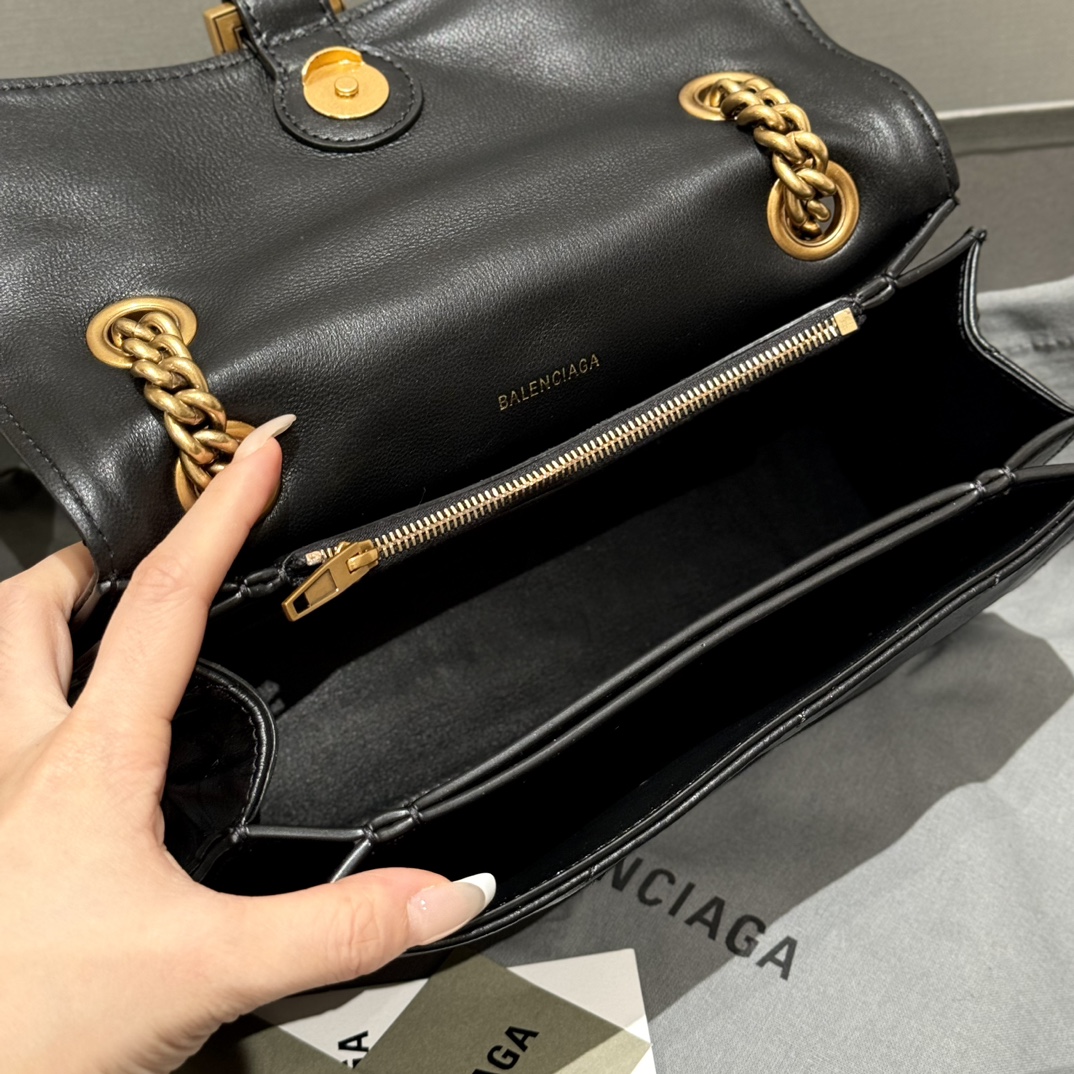 BALENCIAGA Женская сумка Crush маленькая BALENCIAGA Женская сумка Crush маленькая