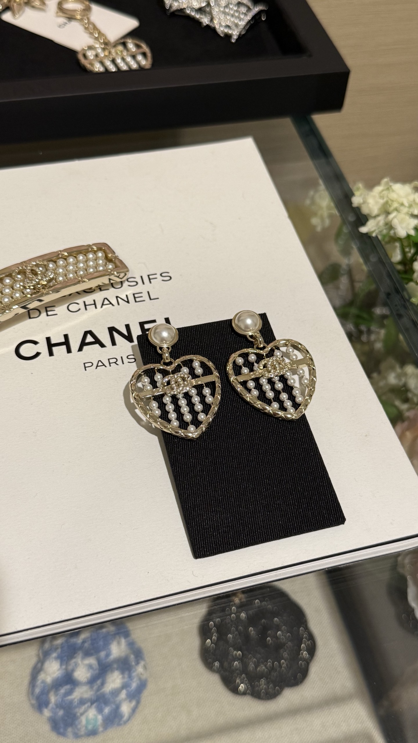 CHANEL Женские серьги в форме сердца 25A CHANEL Женские серьги в форме сердца 25A