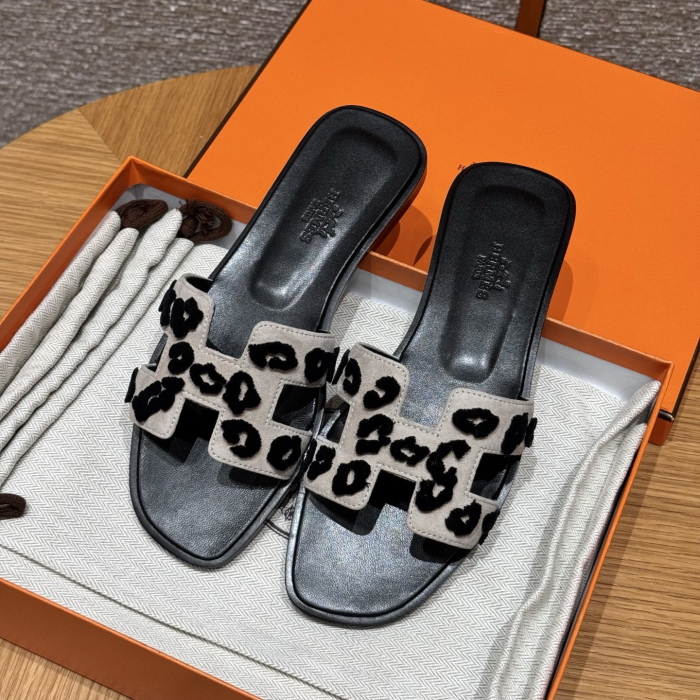 HERMES Женские сандалии Oran из замши