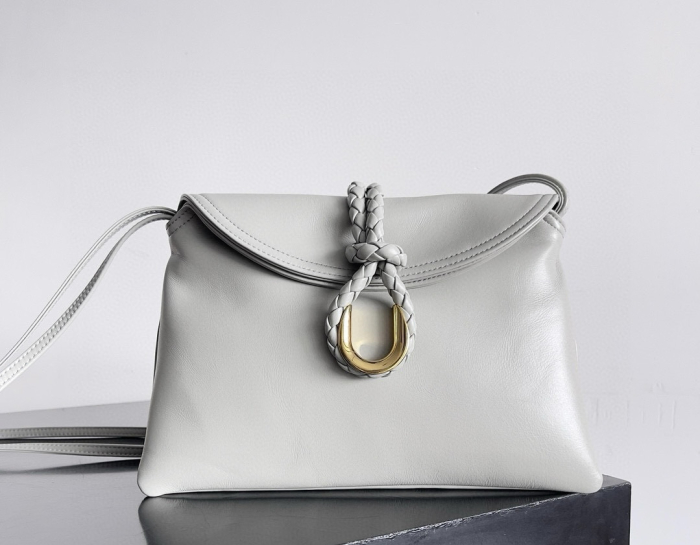 BOTTEGA VENETA Сумка Liberta Medium