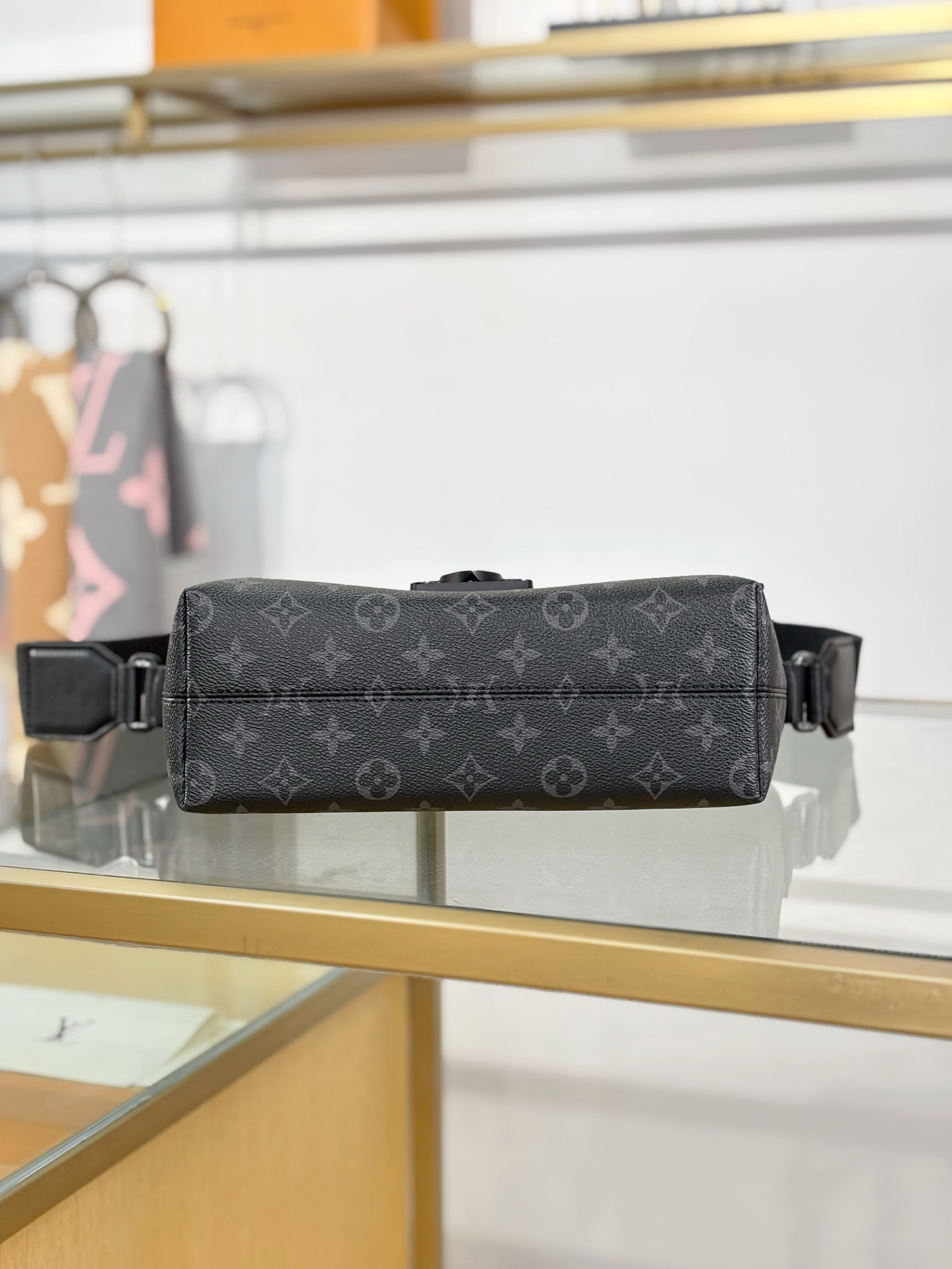 LOUIS VUITTON Мужская сумка S-Cape Messenger M46794 LOUIS VUITTON Мужская сумка S-Cape Messenger M46794