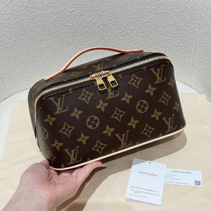 LOUIS VUITTON Мужская косметичка Toiletry Bag