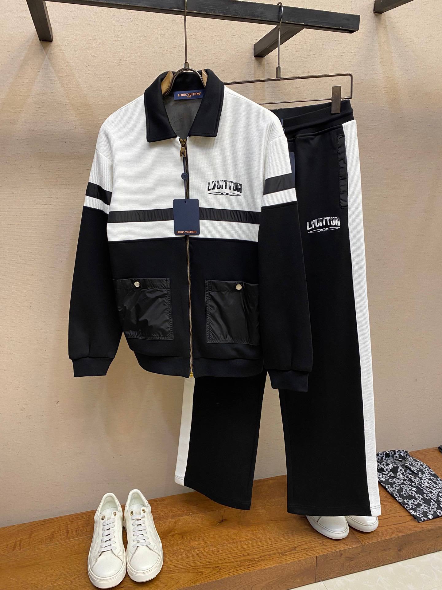 LOUIS VUITTON Мужская ветровка LOUIS VUITTON Мужская ветровка