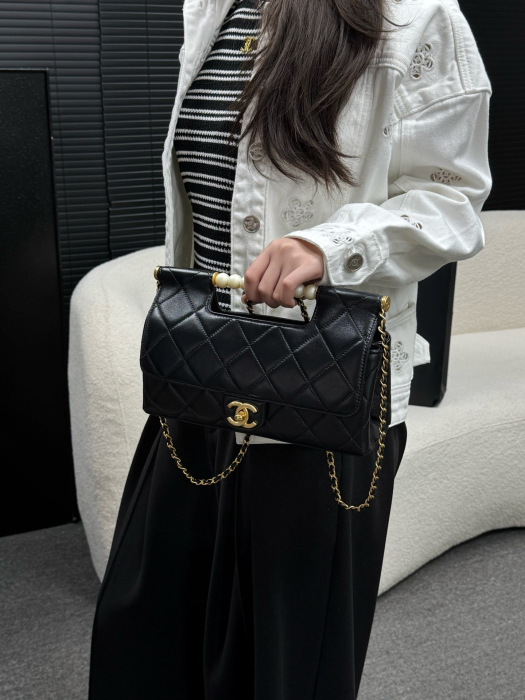 CHANEL Женская сумка 25P с жемчужной ручкой