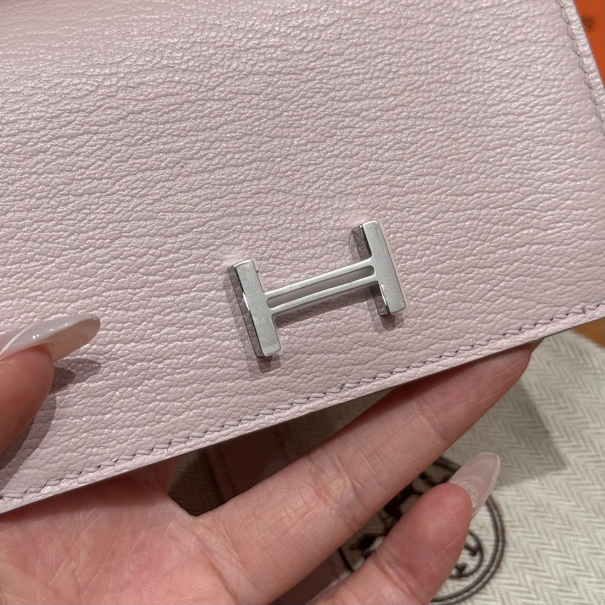 HERMES Кошелёк Bearn 10 см 09/Mauve Chèvre HERMES Кошелёк Bearn 10 см 09/Mauve Chèvre