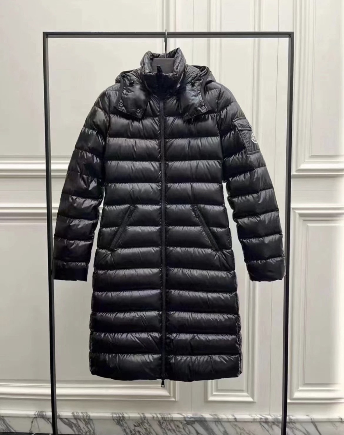 MONCLER Женский пуховик Moka MONCLER Женский пуховик Moka