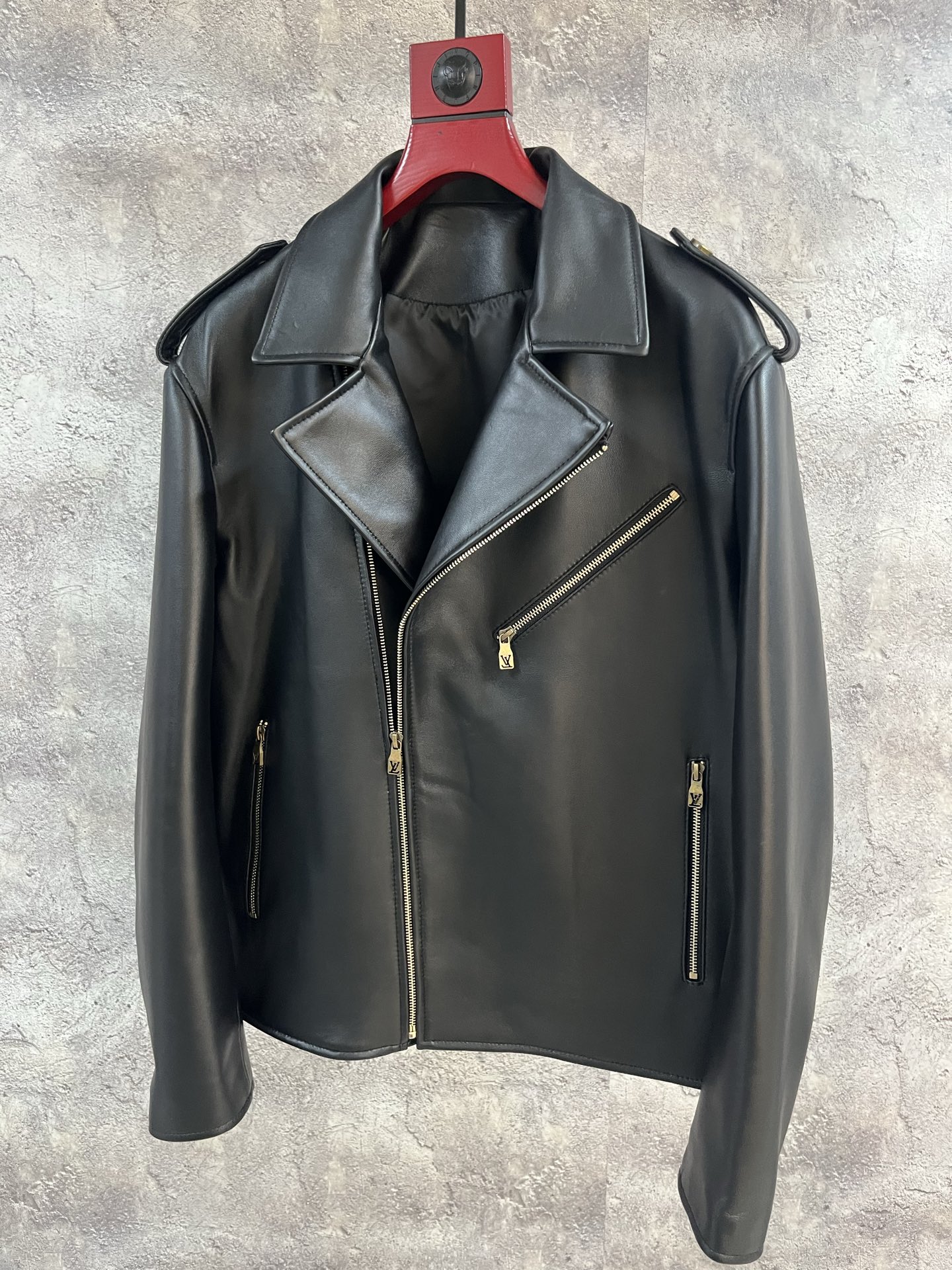 LOUIS VUITTON Мужская кожаная куртка LOUIS VUITTON Мужская кожаная куртка