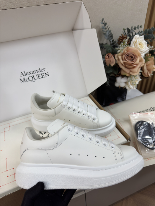 ALEXANDER MCQUEEN Мужские кроссовки Oversized