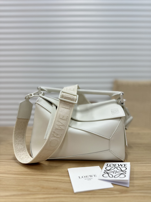 LOEWE Женская сумка Puzzle small с текстильным ремнем