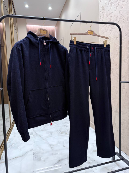 KITON Мужской костюм из шерсти