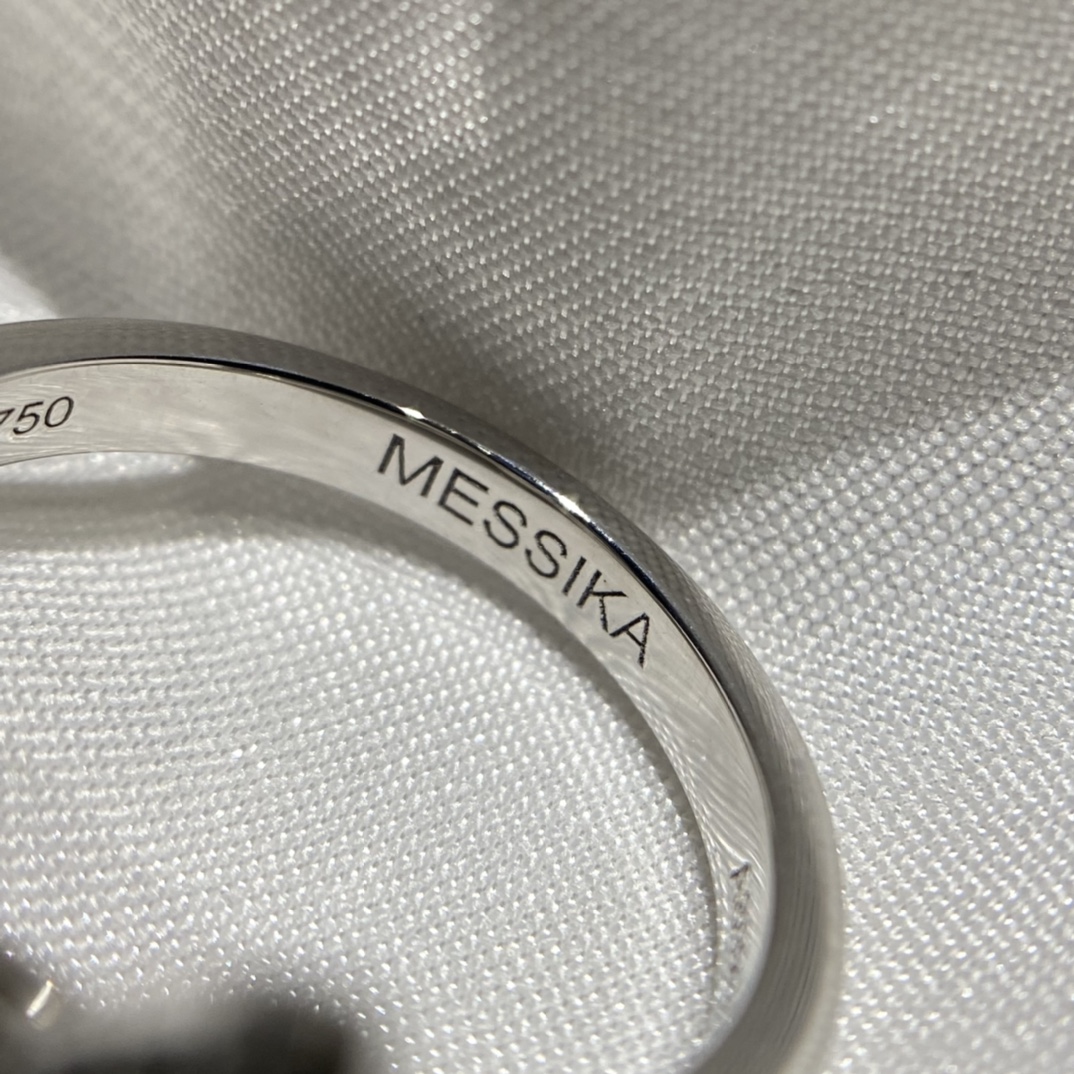 MESSIKA Кольцо из белого золота и бриллиантов MESSIKA Кольцо из белого золота и бриллиантов