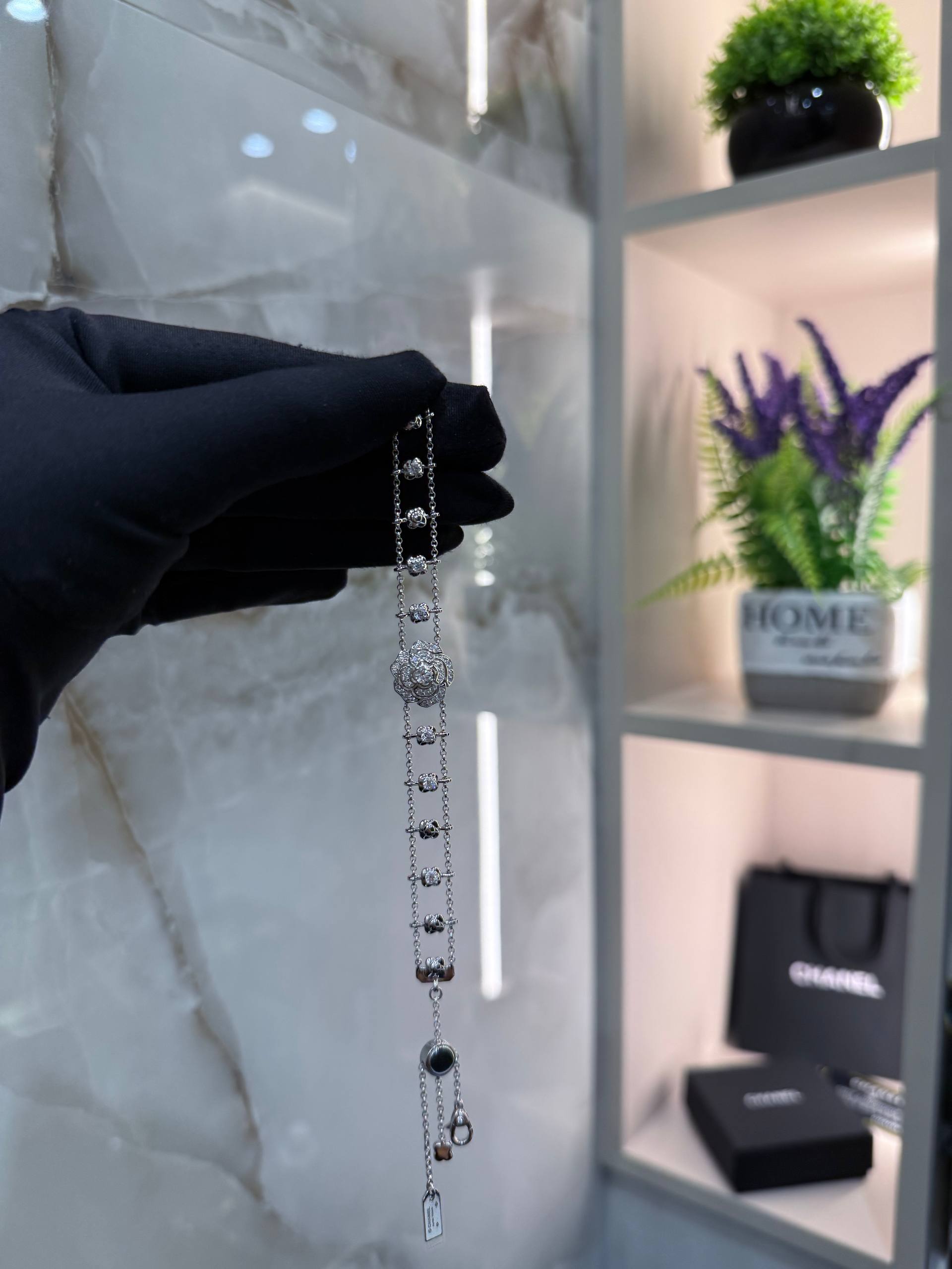 СHANEL Женские серьги и Колье СHANEL Женские серьги и Колье