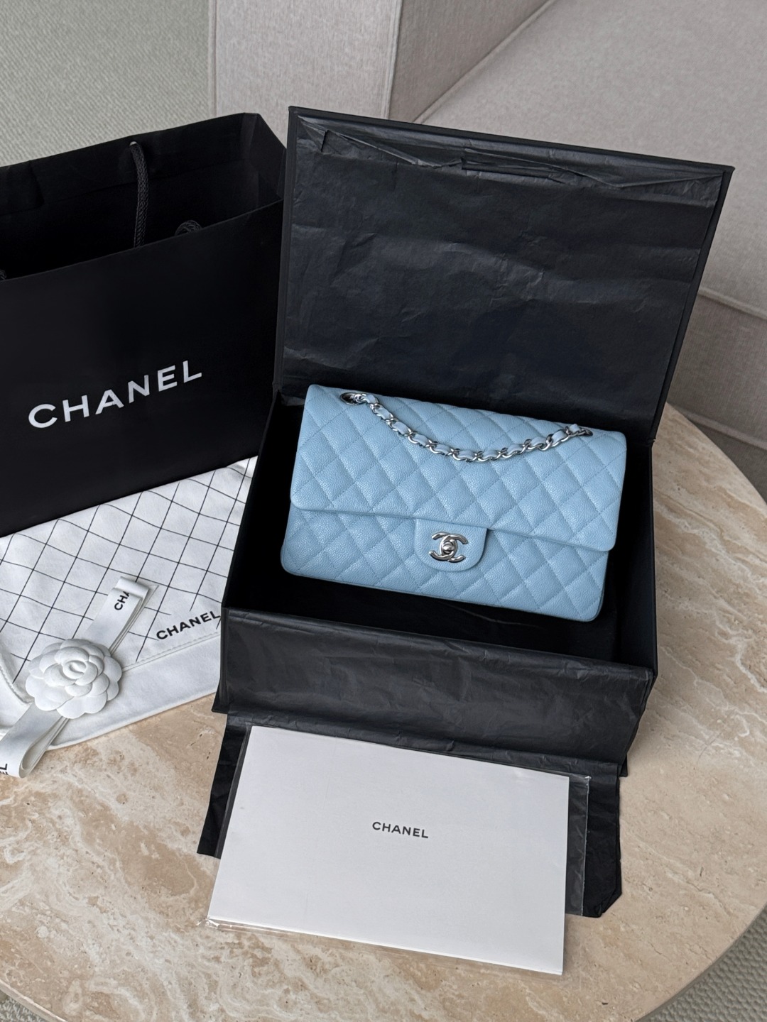 CHANEL Женская сумка CF25  с кожаной отделкой