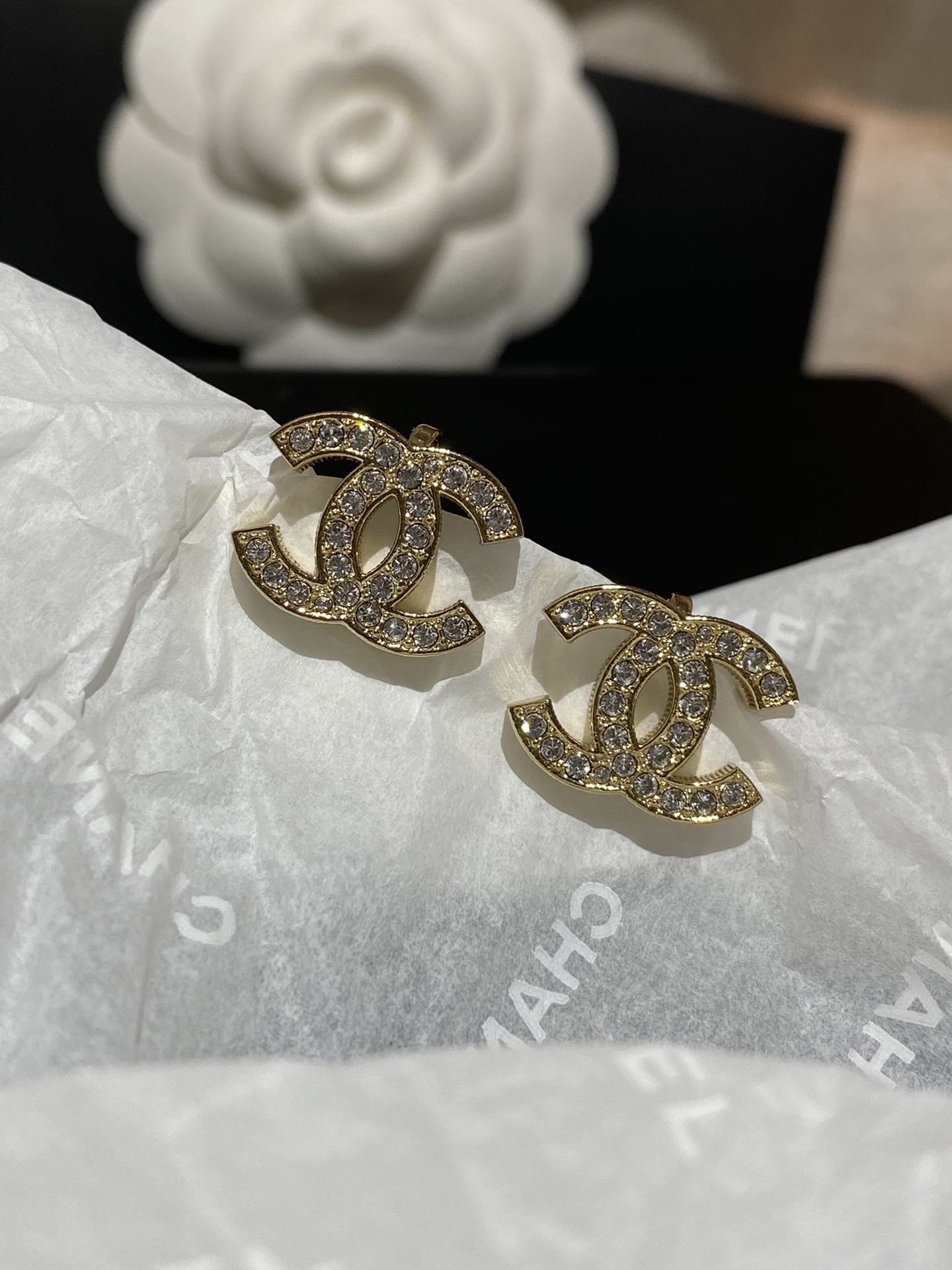 CHANEL Женские классические серьги 24K CHANEL Женские классические серьги 24K