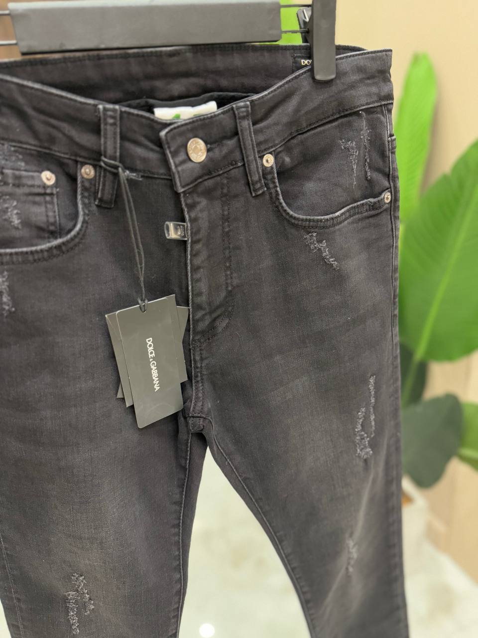 DOLCE & GABBANA Мужские джинсы с пластиной DOLCE & GABBANA Мужские джинсы с пластиной