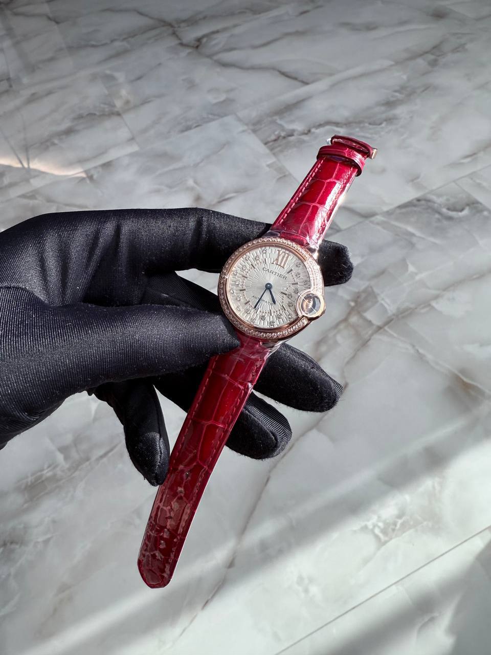 CARTIER Женские часы Ballon Bleu De Cartier 33 мм CARTIER Женские часы Ballon Bleu De Cartier 33 мм