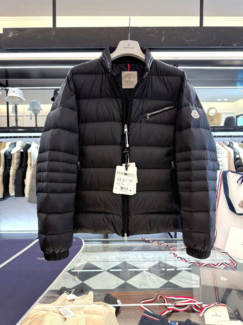 MONCLER Мужская куртка на пуху MONCLER Мужская куртка на пуху