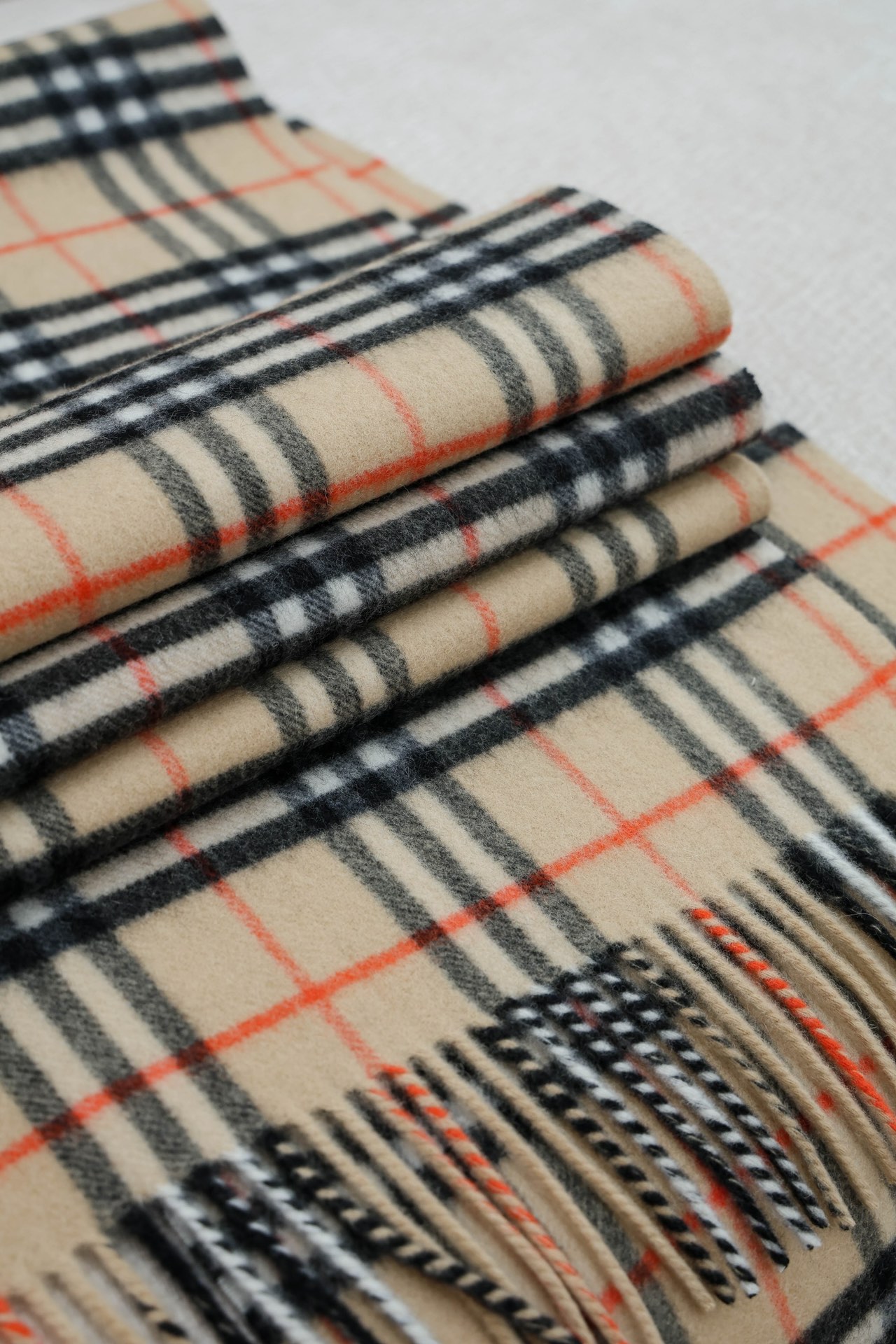 BURBERRY Женский шарф из кашемира BURBERRY Женский шарф из кашемира