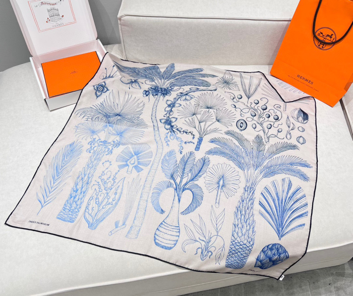 HERMES Женский шарф из кашемира