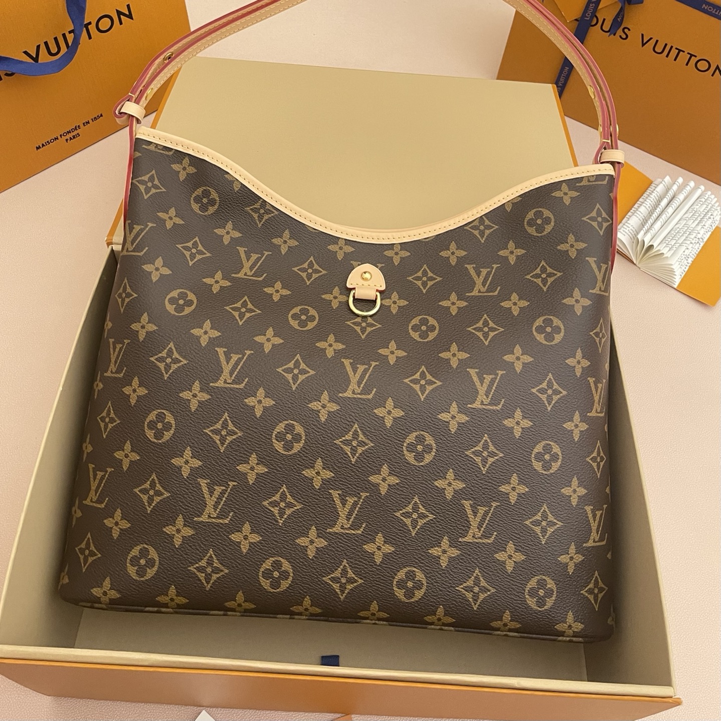 LOUIS VUITTON Женская Сумка Lineup M27335 LOUIS VUITTON Женская Сумка Lineup M27335