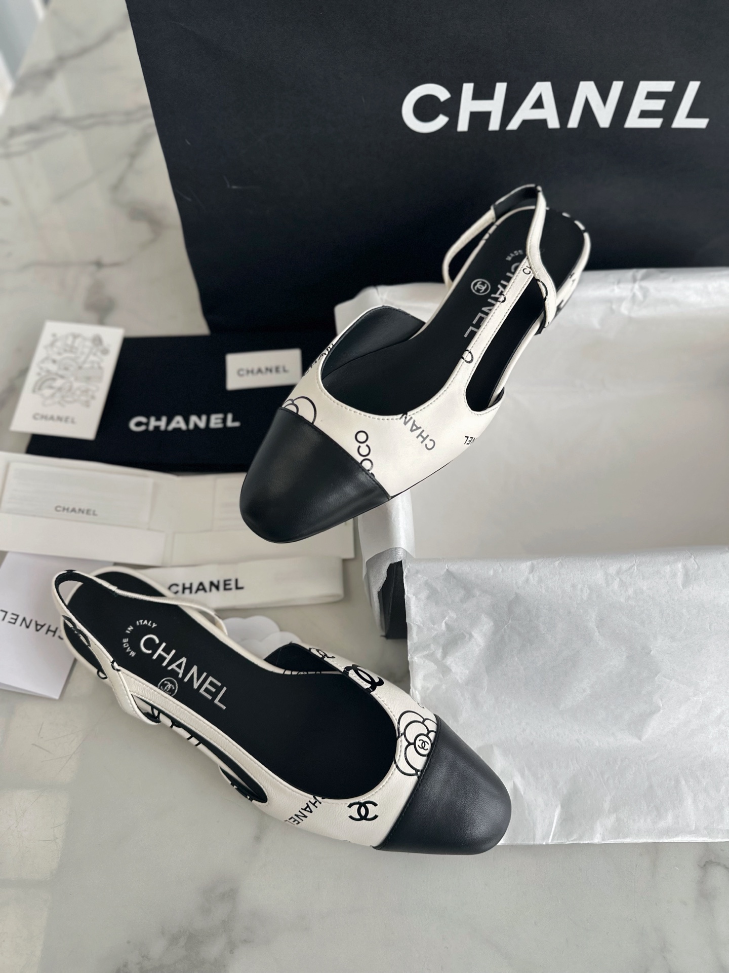 CHANEL Женские туфли слингбэки из кожи CHANEL Женские туфли слингбэки из кожи
