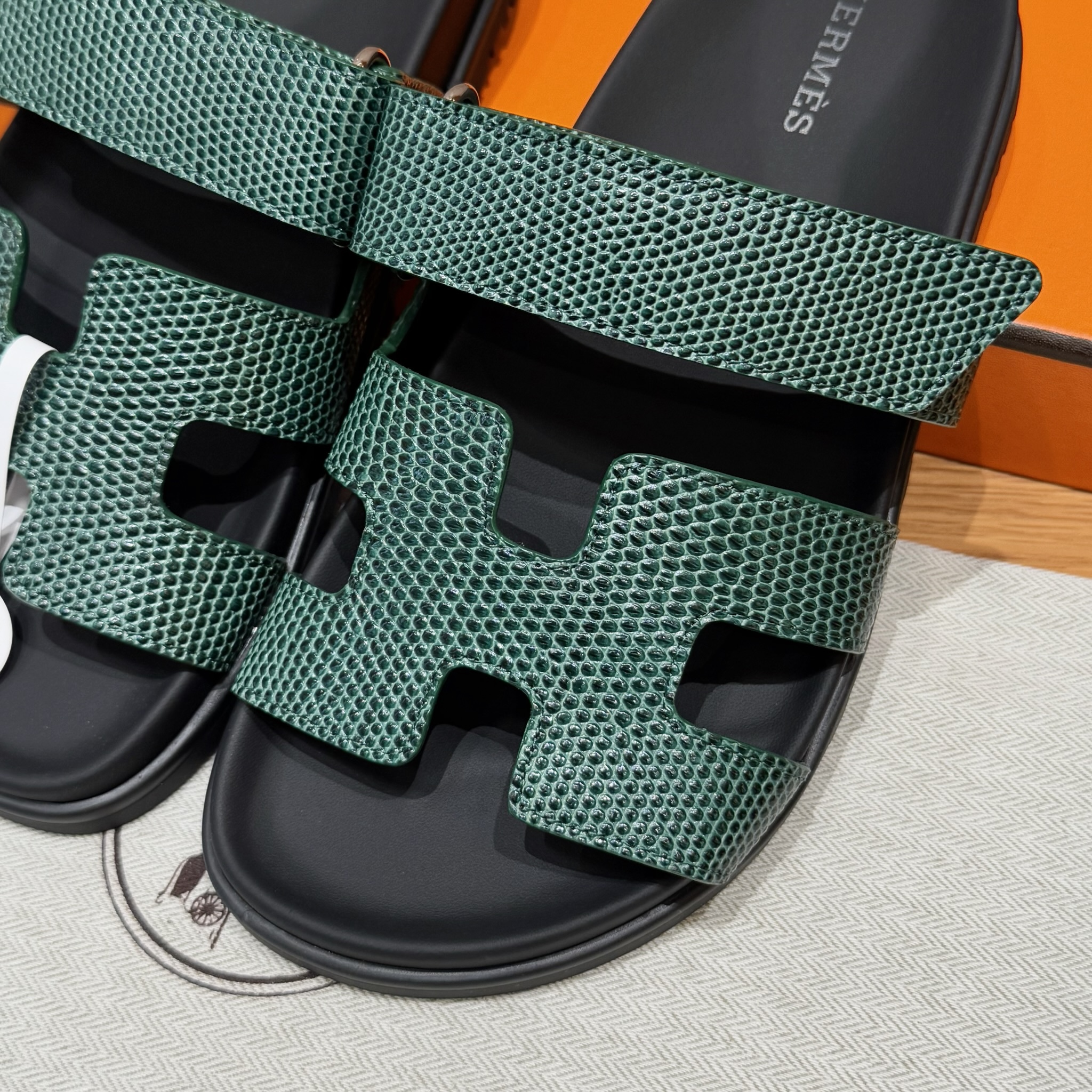 HERMES Женские сандалии Chypre кожа ящерицы HERMES Женские сандалии Chypre кожа ящерицы