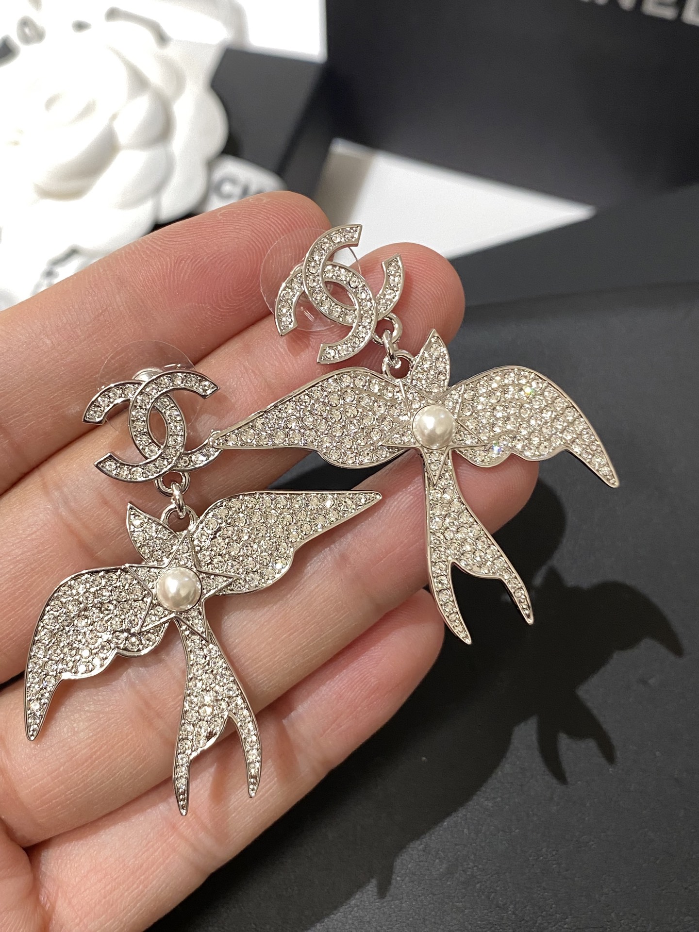 CHANEL Женские серьги-птицы 24S CHANEL Женские серьги-птицы 24S