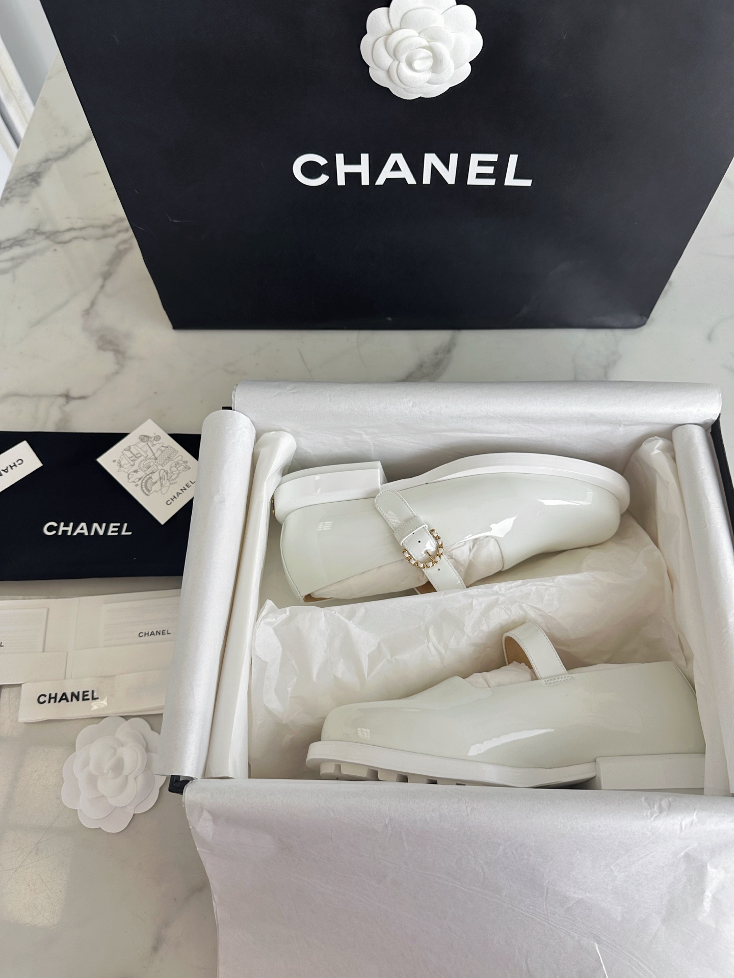 CHANEL Женские лакированные туфли CHANEL Женские лакированные туфли