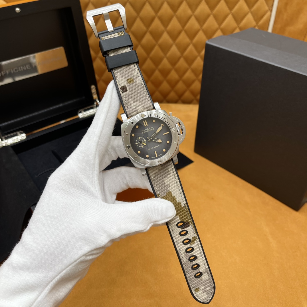 PANERAI Мужские часы Submersible Pam01518 44 мм PANERAI Мужские часы Submersible Pam01518 44 мм