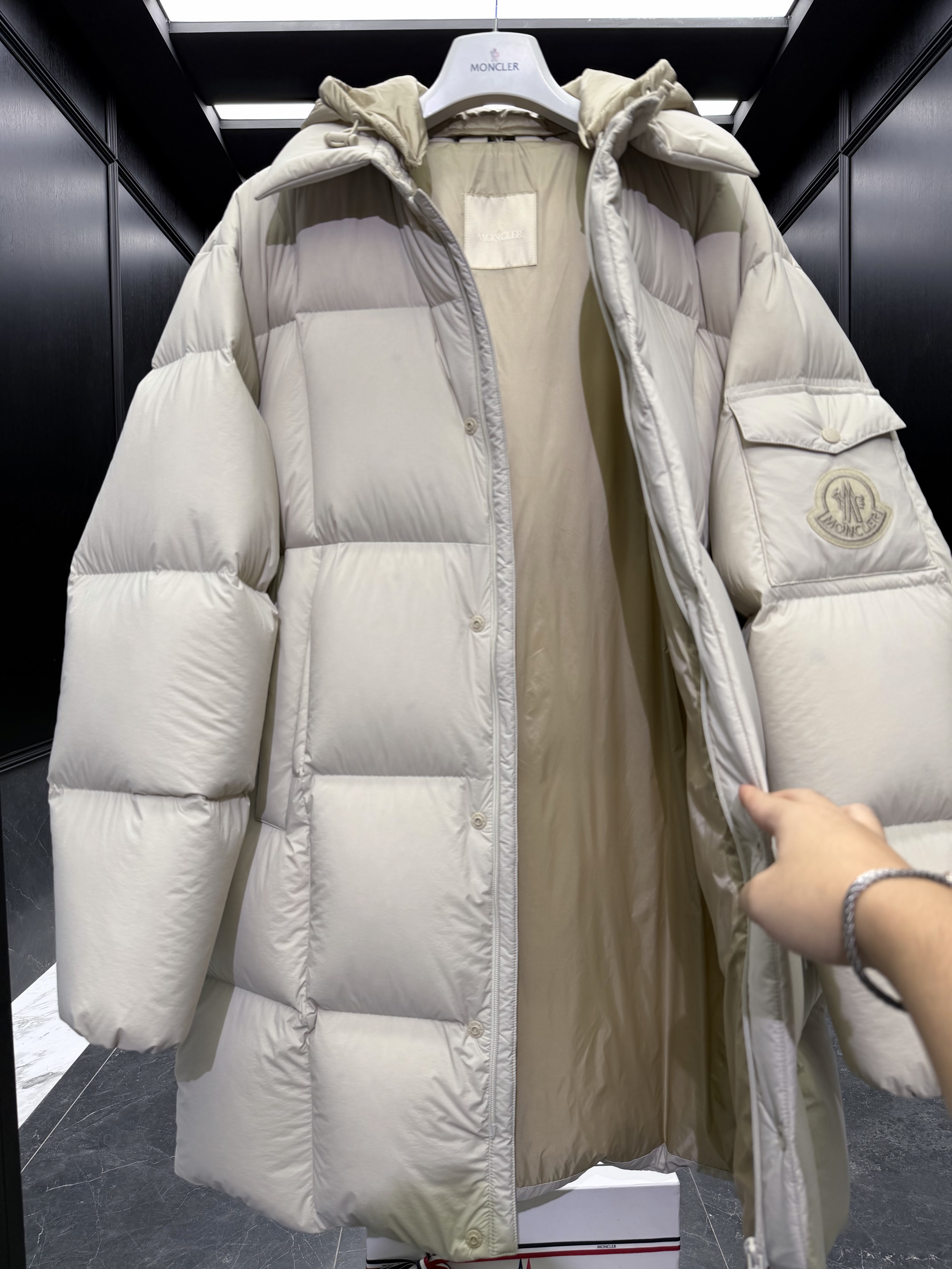 MONCLER Мужской пуховик Alize  MONCLER Мужской пуховик Alize